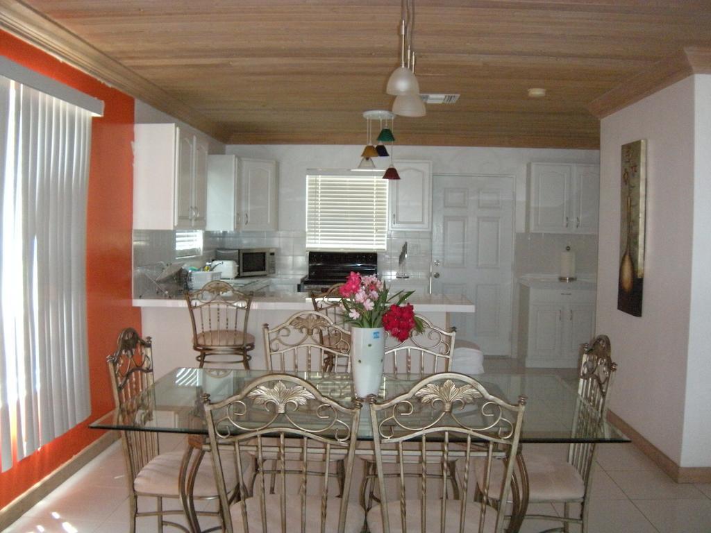 Sapphire Garden Townhouses George Town Rom bilde